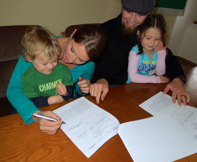 Signing our Italian Citizenship Papwork | Everyone Is So Excited!