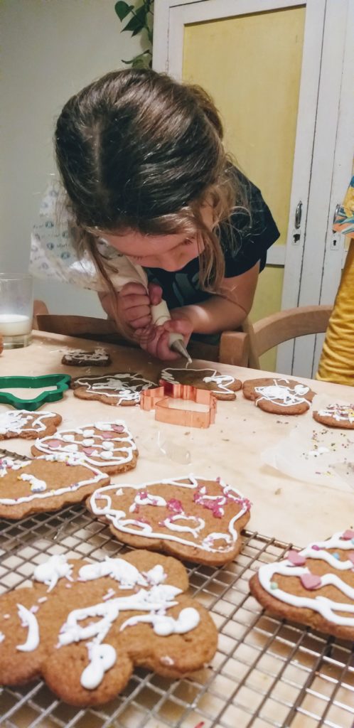 Decorating gingerbread cookies